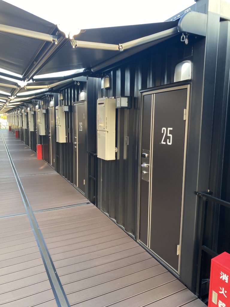 HOTEL R9 The Yard東近江の部屋の前の様子