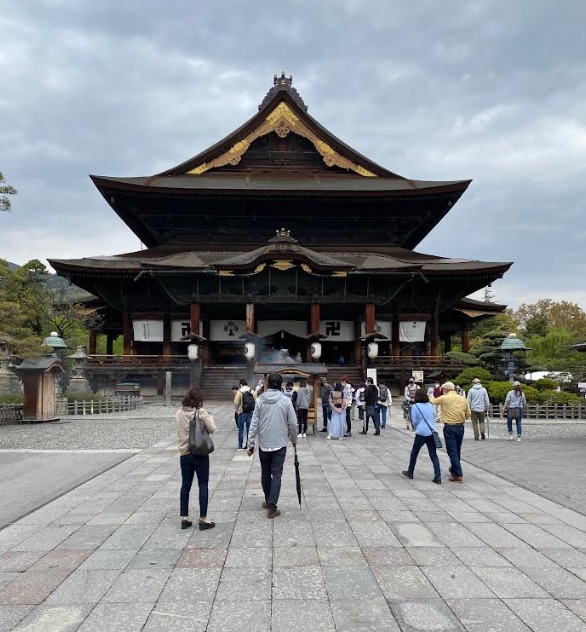 長野県善光寺の本堂