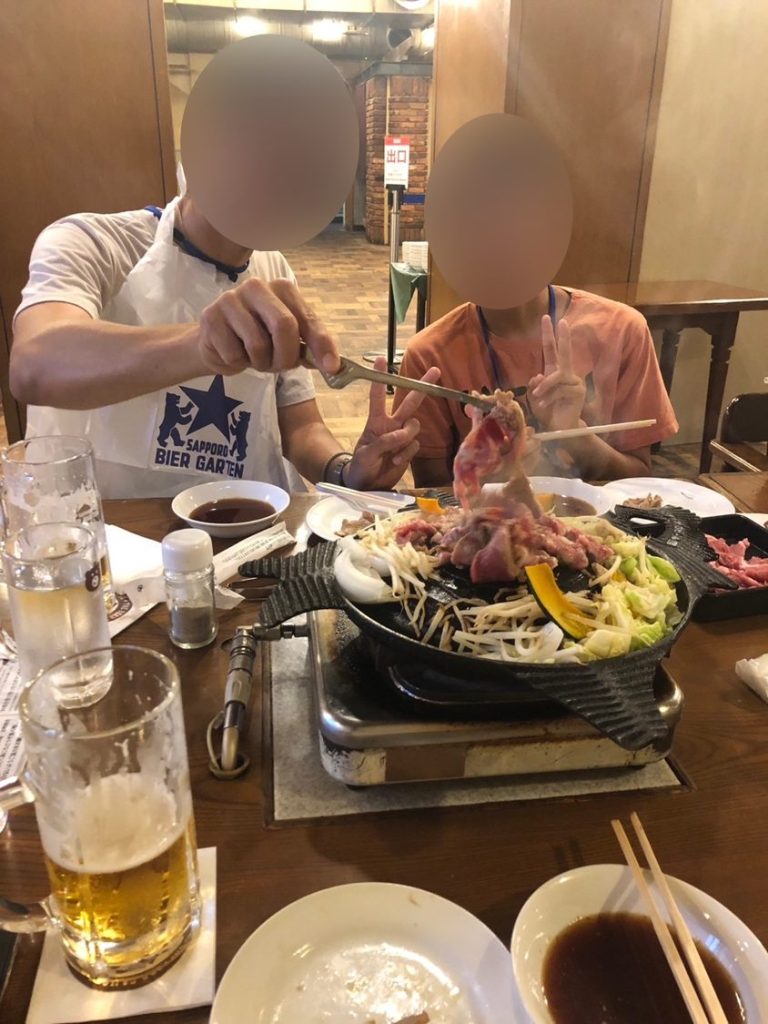 サッポロビール園ポプラ館 ジンギスカン食べ飲み放題の様子