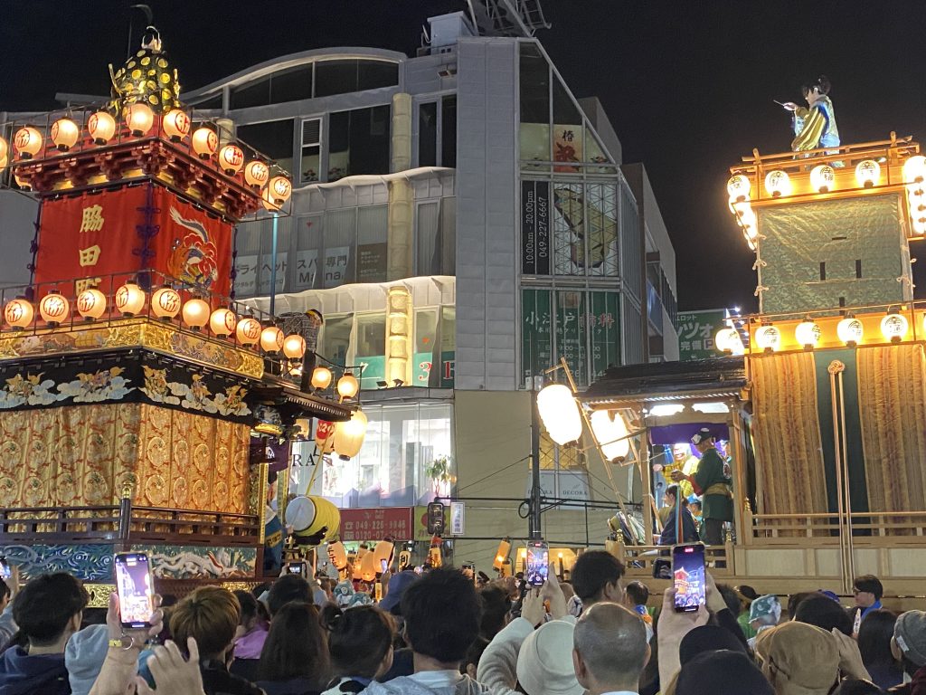 川越祭り 曳っかわせ(ひっかわせ)の様子 本川越駅前交差点
