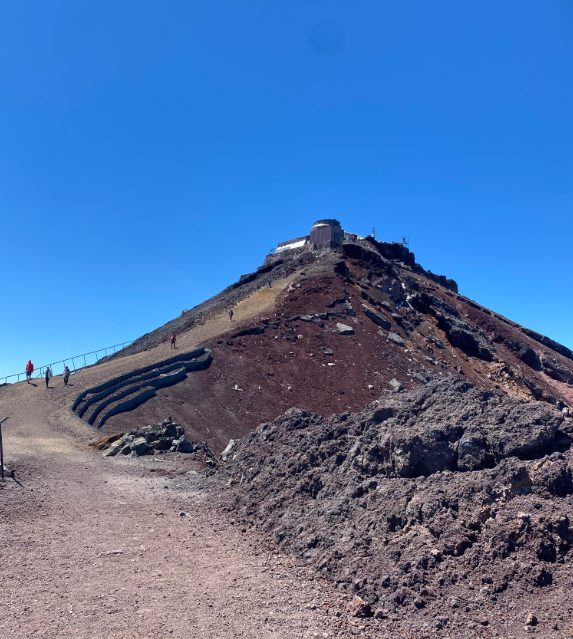 富士宮ルート頂上から剣ヶ峰までの道のり