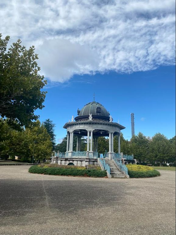 鶴舞公園の奏楽堂の外観